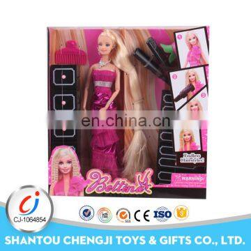 Funny plastic playing toys fashion girl dolls made in china