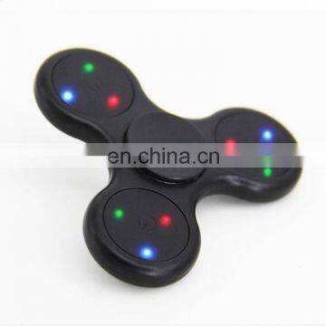 2017 Wholesale EDC Tri Fidget Tri-Spinner Glow in the Dark Light Up LED Hand Spinner