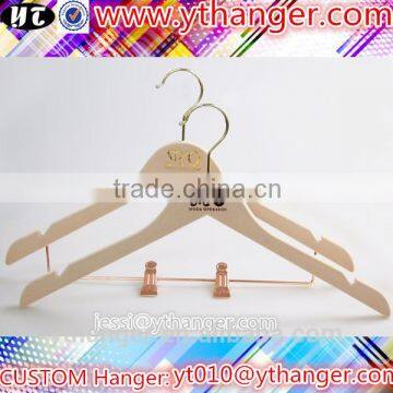 YY0518 high end women clothes flat wooden hanger suit hanger with metal clips                        
                                                                                Supplier's Choice