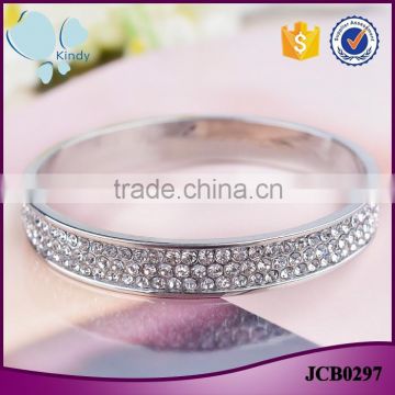 Latest design silver color zinc alloy rhinestone full jewelled simple style bangles