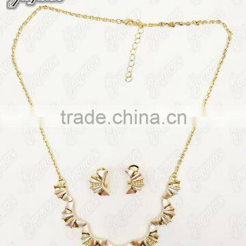 Juyuan Fashion 18K Gold Plated Pendant&Earring Three Color Pearl Set