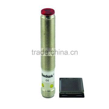 M12 Plug series DC 4-wire Retro reflective Photoelectric sensor
