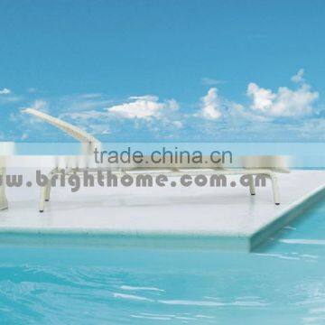 Modern Outdoor Sun Lounger Plastic Rattan Beach Sun Lounger