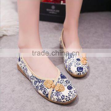 Zm50241b New Style Wholesale Women Shoes Embroidery Flat Cloth Shoe photo-6