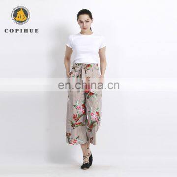 Rich Experience Printed Woman Pocket Design Trousers