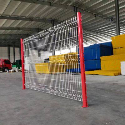 Hot Selling Galvanized Decorative Garden 3D Curved Welded Wire Mesh Fence Iron Peach Post Fence photo-3