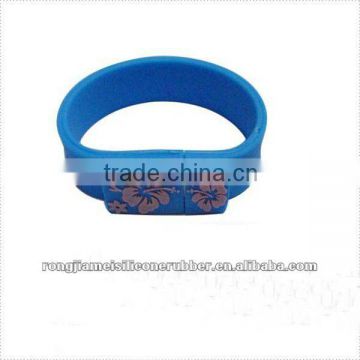 Charming blue color usb bracelet easy to take