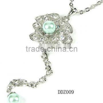 Fashion Jewelry ,Lady's Crystal Necklace Flower-Shaped Pendant with pearl