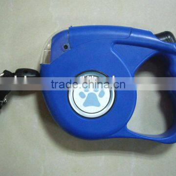 Retractable LED auto dog leash