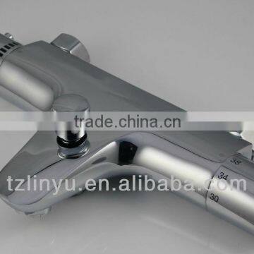 Thermostatic bath faucet mixer