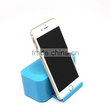 Promotional mobile holder bluetooth speaker with TF card memory,FM radio function