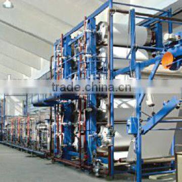 Fabric squeezing drying machine