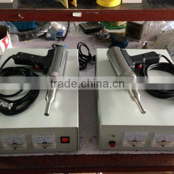 Portable spot welding machine for plastic parts