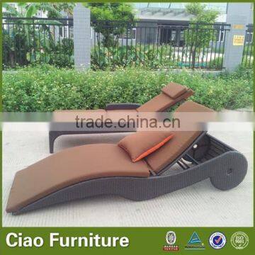 Modern Design Outdoor Furniture Synthetic Rattan Chaise Lounge With Wheel photo-2