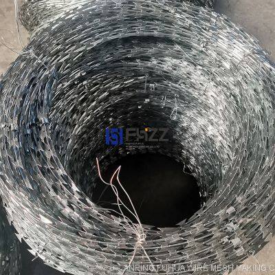 Galvanized Razor Blade Barbed Wire Spec BTO-22 Size 45cm Loops 180 Hot Deep Galvanized Razor Barbed Wire Made in China