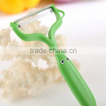 D493 Squid Novelty Cooking Utensils Pear Peeler