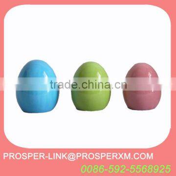 Ceramic decorative eggs holders