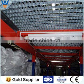 Warehouse steel pallet racking supported mezzanine