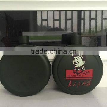 42oz Round Hip Flask With Print Logo and Spray Pain Coating Then in Leather Bag. photo-3