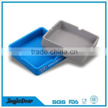 Different kinds silicone portable ashtray , silicone hand ashtray with custom logo