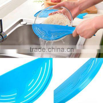 Creative Whale Shape Lever Drainage Rack Wash Rice Is Rice Washing Sieve Kitchen Gadgets Multicolor