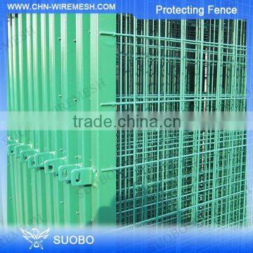 China Factory Sale Garden Wood Fence 3D Fence Plastic Garden Fence