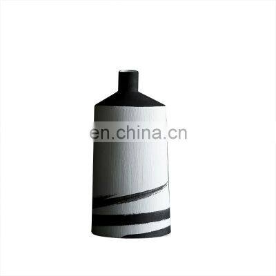 Modern Luxury Black Ink Hand-painted Painting White Porcelain Ceramic Vase for Table Decoration photo-4