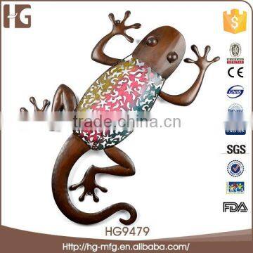 Carved Gecko Modern Animal Metal Wall Decor