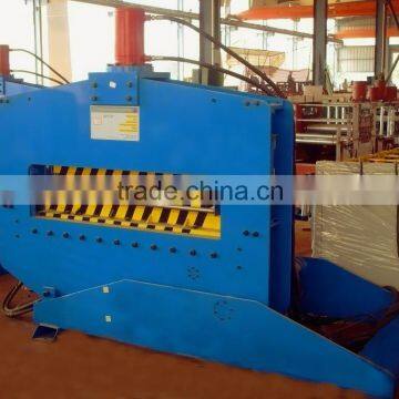 Auto curved forming machine for roofing