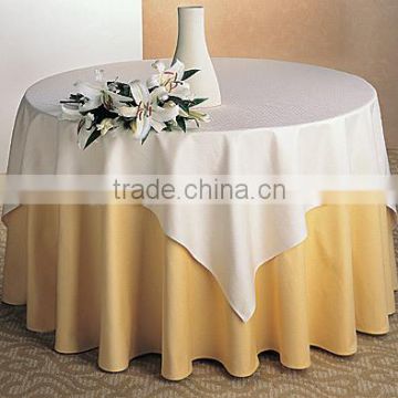 factory wholesale 100% polyester cream color round underlay and white color square overlay for banquet