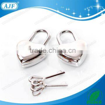 Very Cute and Fashionable Metal Heart Mini Lock for Wooden Box photo-4