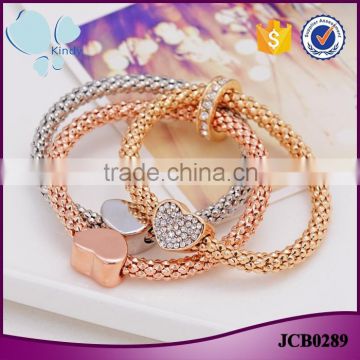 Factory wholesale environmental zinc alloy full created diamond heart pendant charm bracelet                        
                                                                                Supplier's Choice