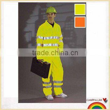 Hi-vis safety rainsuit for workers