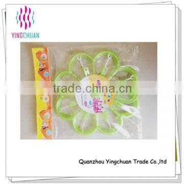 Wholesale cheap plastic round 8 clips socks towel hanger