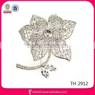 Manufacture wholesale crystal rhinestone flower brooch for wedding invitation