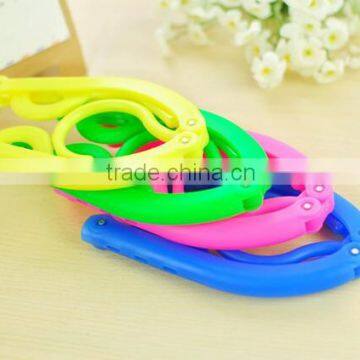 New Non Slip Hanger Portable Travel Plastic Shirt Clothing Holder Folding photo-4