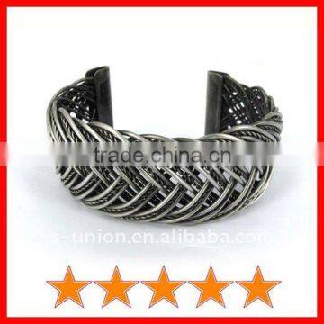 Elegant braided copper alloy bangle
