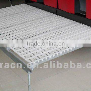 Plastic slat for poultry house