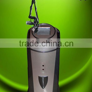 2013 E-light+IPL+RF Beauty Equipment Sliding The Probe On The Skin To Hair Removal