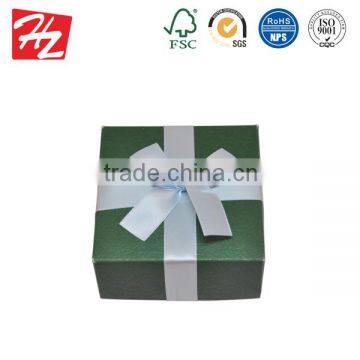 Plastic gift box with handle with low price