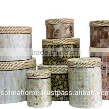 Round mother of pearl box with rattan lid