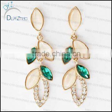 fashionable god earrings leaf earrings