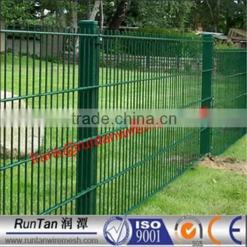 Hot dipped galvanized and pvc coated double rod welded wire fence