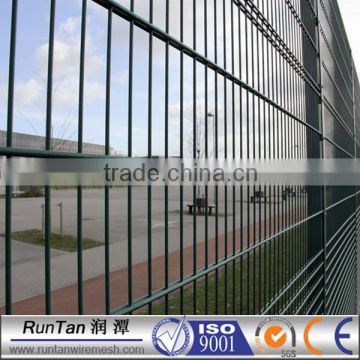 Factory galvanized and power coated welded mesh sports fencing