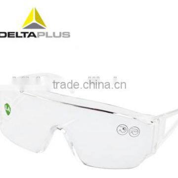 Light polycarbonate for visitors anti-fog safety glasses