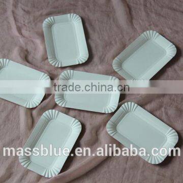 White square paper plate with environmentally friendly materials