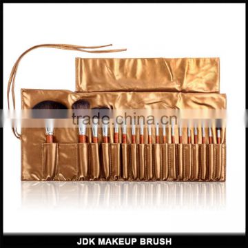 Pro 18 pcs goat hair makeup brush set with wooden handle and golden pouch