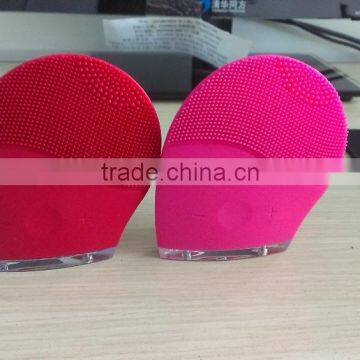 BPSK1068-new design facial brush with silicone bristles