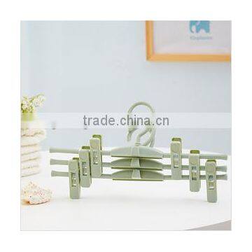 Wholesale Stock Small Order Rotatable With Clip Plastic Clothes Hanger