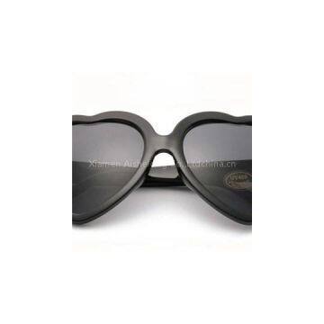 Heart Shaped Sunglasses Hot Vintage Women Gafas Oculos Retro Girl Love Pink Sun Glasses Hearts Red Peach Heart Lenses Sunglasses